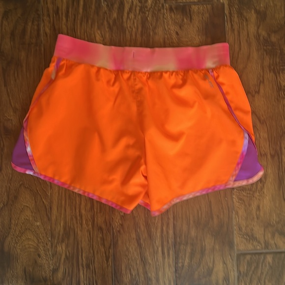 Nike Dri Fit girls athletic shorts; size XL - Picture 10 of 11